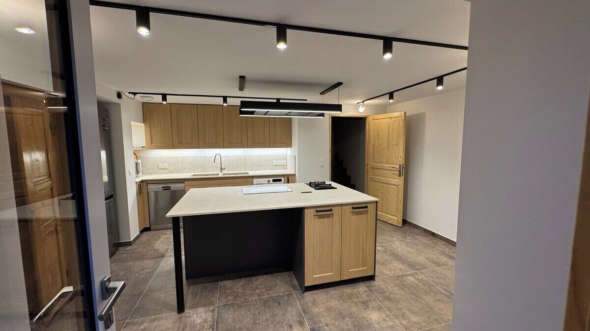 Refrigerador, microondas, horno, placa de cocina