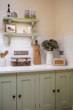 Interior - Stunning 2 Bedroom Cottage near Burford (Burford)