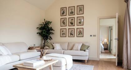 Stunning 2 Bedroom Cottage near Burford