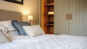 Iron/ironing board, free WiFi