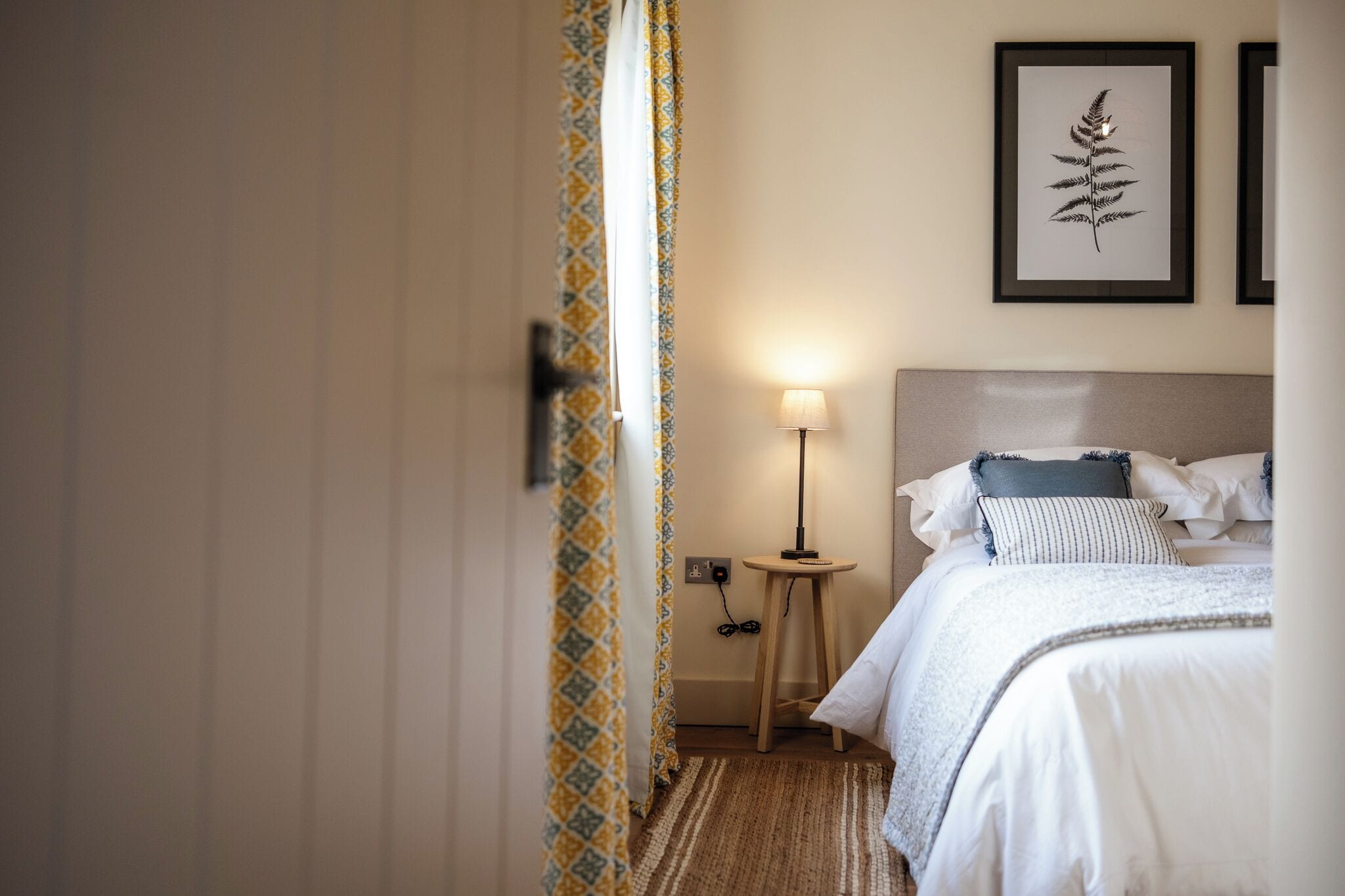 Iron/ironing board, free WiFi