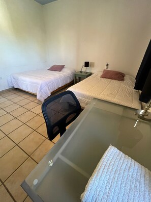Iron/ironing board, WiFi, bed sheets - GARDEN HOUSE (La Paz)