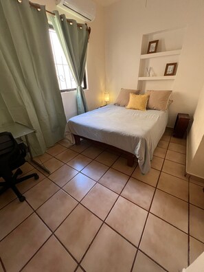 Iron/ironing board, WiFi, bed sheets - GARDEN HOUSE (La Paz)