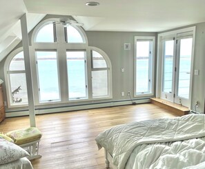 3 bedrooms, iron/ironing board, WiFi, bed sheets - Beachfront Private 3Bdr/3 Bath Home with Sandy Beach on Great Neck in Ipswich MA (Ipswich)