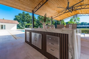 Terrace/patio - Casa Serena - Luxury Home, Heated Pool, 2+ Acres (Southwest Ranches)