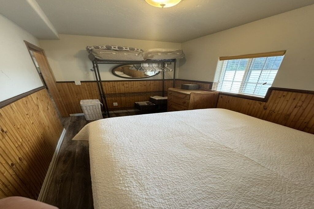 2 bedrooms, bed sheets, wheelchair access