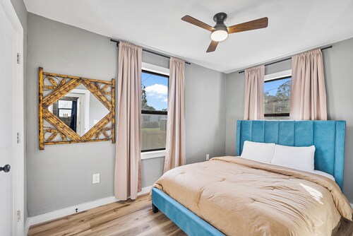 Quiet Milton Retreat Close to Downtown & Water!