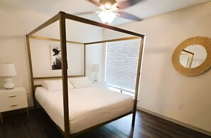 2 bedrooms, iron/ironing board, free WiFi, bed sheets