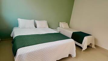 Standard Quadruple Room | Wi-fi percuma