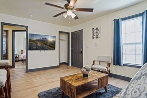 Living area - Affordable Stay Near Downtown OKC (Oklahoma City)