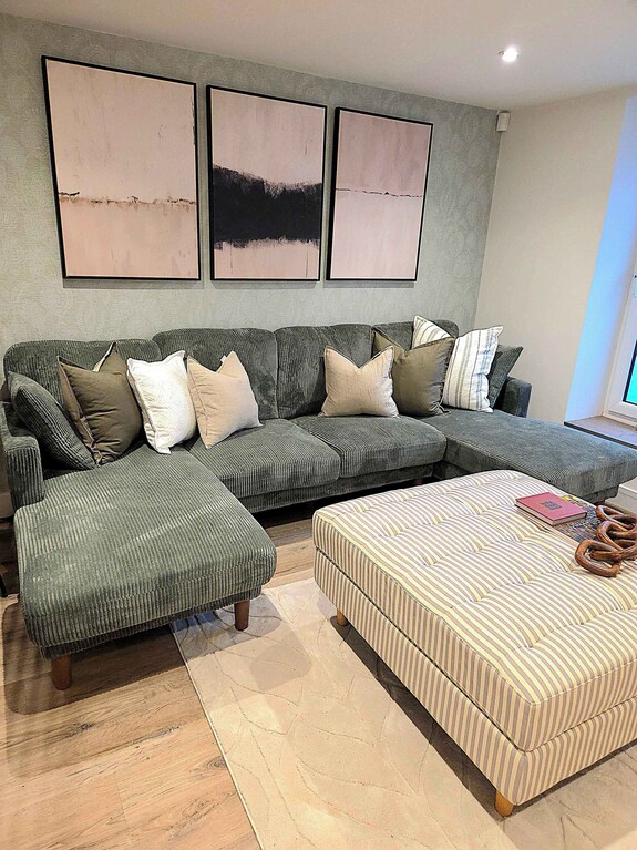 Vibrant 4br | 2bath | Home |High-end |Cntr Cheltenham |All Stays | Parking Incl - チェルトナム