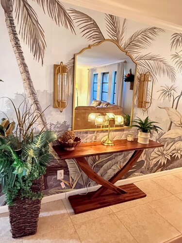 Tropical Southern Exposure Heated Pool Home in the Heart of Cape Coral