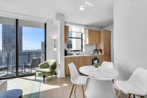 Interior - Corner Chic 2 Bedroom Downtown with Rooftop Pool & Views (Miami)