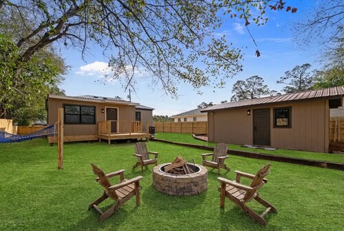 Serene Studio Near Downtown Milton & Water!