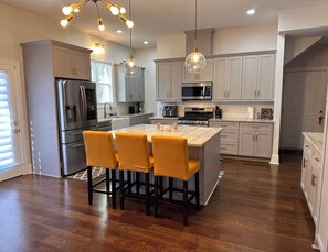 Mikroaaltouuni, uuni, liesi, astianpesukone