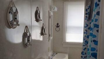 Cabin | Bathroom | Shower, towels, soap, toilet paper