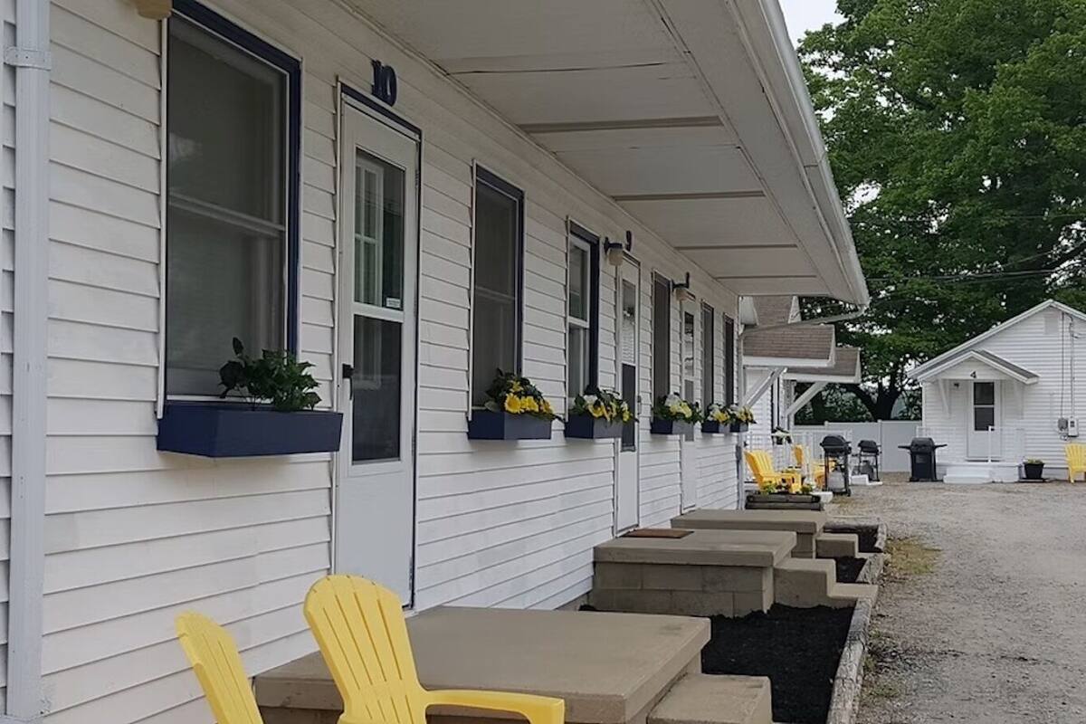 Individually decorated, free WiFi, bed sheets