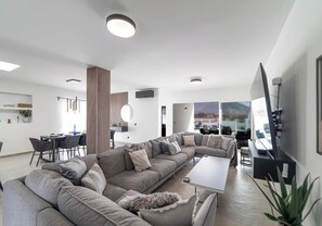 TV - Luxury, High-Standard Villa with Hot Tubs, Air Con & Pool - Sleeps 12 (Playa Blanca)