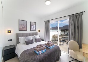 Iron/ironing board, travel cot, free WiFi, bed sheets - Luxury, High-Standard Villa with Hot Tubs, Air Con & Pool - Sleeps 12 (Playa Blanca)