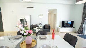 Dining - 3 Bedroom Villa with Hot Tub Close to Marina Rubicon (Playa Blanca)