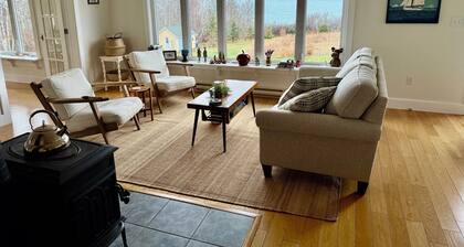 Oceanfront Retreat on the Bay of Fundy â Stunning Views & Serene Privacy