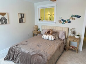 3 bedrooms, WiFi, bed sheets, wheelchair access