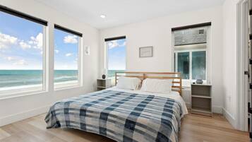 4 bedrooms, iron/ironing board, travel cot, free WiFi