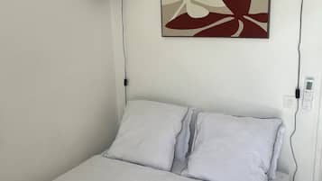 1 camera, accesso a Internet, lenzuola