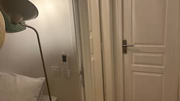 1 bedroom, internet, bed sheets