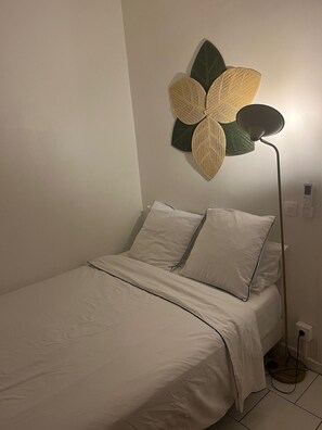 1 habitación, internet y ropa de cama 