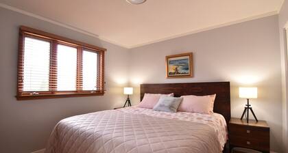 Mid-Century Modern House near Montreal