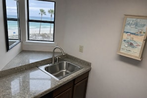 Interior - 2 balconies + pool + courtyard–Beachfront townhouse (Gulf Shores)