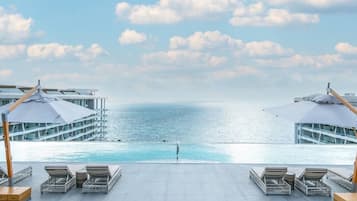 Indoor pool, outdoor pool