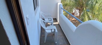 Very comfortable suite with 2 dbl beds, terrace and AC. Only 2 blocks from beach