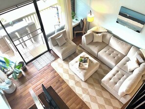 Living area - Comfy Get Away at Turtle Bay (Kahuku)