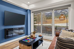 TV, fireplace, offices - Mountain Views | Hot Tub | Sauna | Gym (Canmore)
