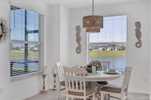 Interior - Hlb14267-1213 (Punta Gorda)