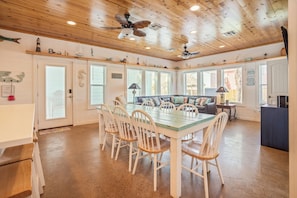 Interior - Another Day in Paradise - Beach Gear Credit Included! (Port Aransas)
