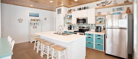 House (4 Bedrooms) | Interior