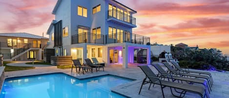 Casa (Multiple Bedrooms) | Vista frontal de la propiedad