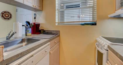 Sunrise Seven Deluxe Oceanfront Condo