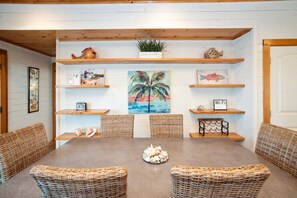 Interior - The Ritz Tarpon - Beach Gear Credit Included! (Port Aransas)