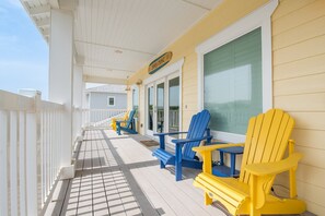 House (4 Bedrooms) | Interior - Sandy Craic - Elevator! Beach Gear Credit Included (Port Aransas)