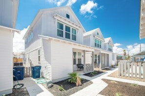House (3 Bedrooms) | Interior - Sea Glass Cottage - Beach Gear Credit Included! (Port Aransas)