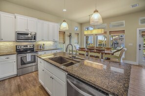 Interior - Gone Coastal - Ocean Views! (Port Aransas)