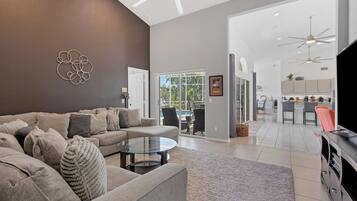 House (3 Bedrooms) | Interior