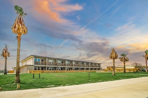 Interior - Sunrise Villas 208 - Boardwalk TO THE Beach! (Port Aransas)