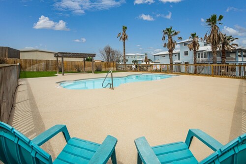 Sunrise Villas 208 - Boardwalk TO THE Beach!