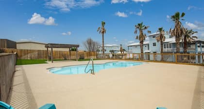 Sunrise Villas 208 - Boardwalk TO THE Beach!