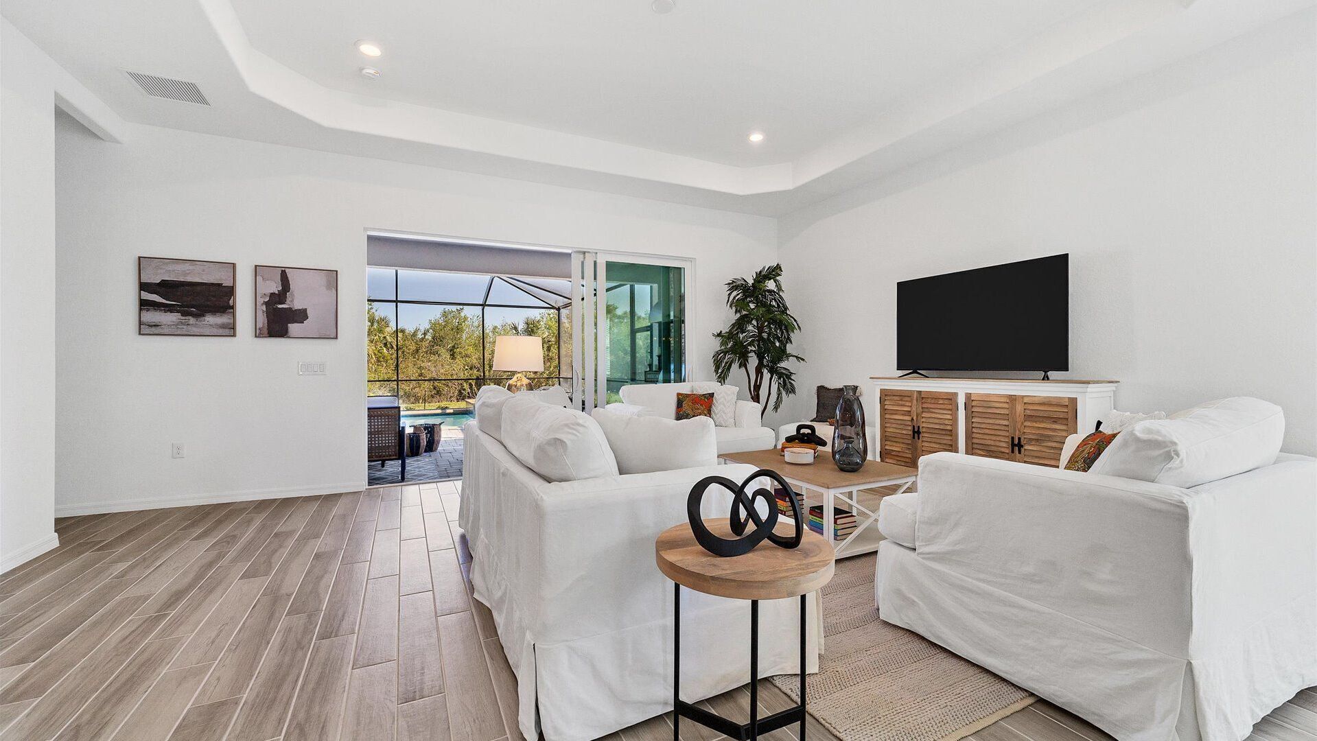 House (3 Bedrooms) | Interior